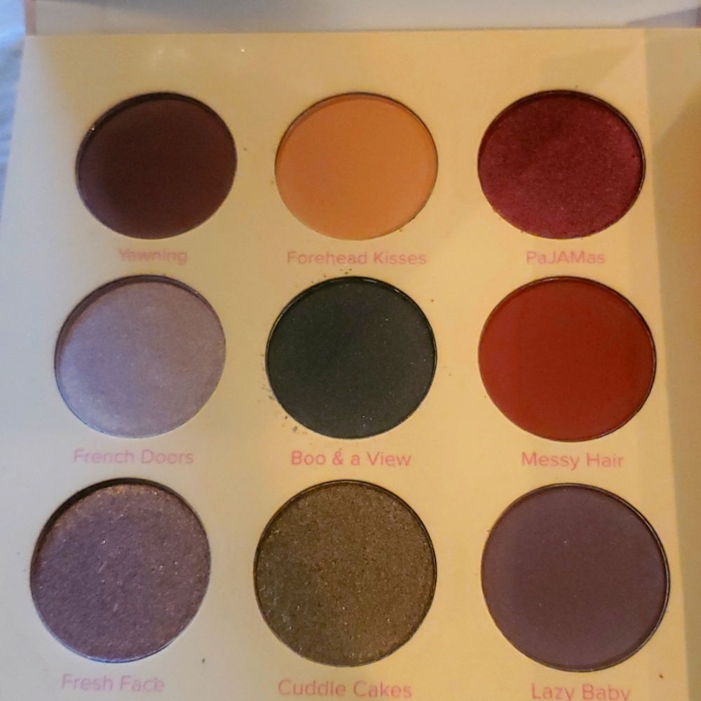 Breakfast in bed boxed 9 gorgeous colors